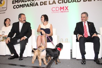 Lanza Jefe de Gobierno Línea Animales de Compañía para hacer dueños responsables