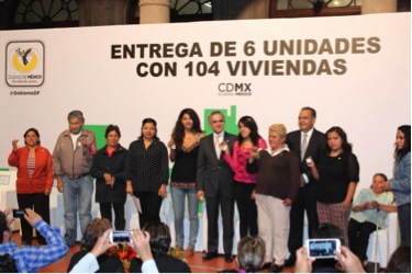 Entrega Jefe de Gobierno 104 viviendas nuevas a familias vulnerables