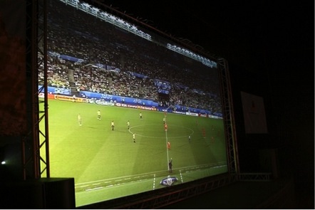 Instala GCDMX pantalla de televisión gigante (18 x 10 metros)  en el Zócalo durante todo el Mundial de Futbol “Brasil 2014”