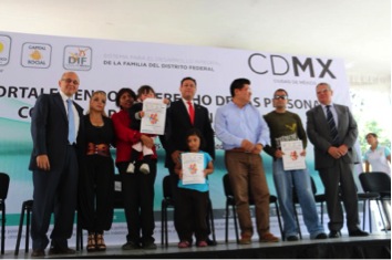 Renueva DIF/CDMX tarjetas bancarias a beneficiarios con discapacidad en Milpa Alta