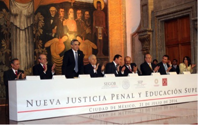 Firma Jefe de Gobierno con sus similares de la República y del Gobierno Federal Convenio sobre nuevos Sistema de Justicia Penal