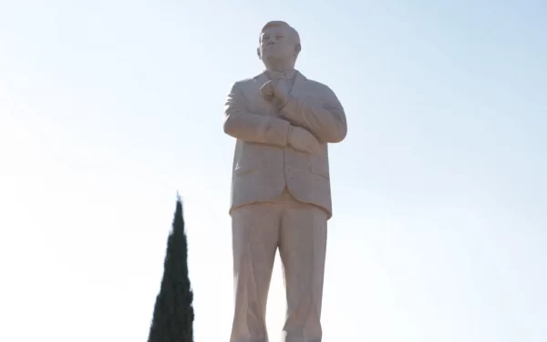 Estatuas, monumentos y barbarie