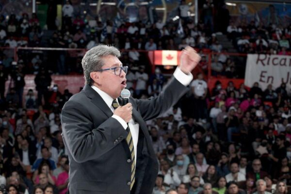 Lleno en la Arena CDMX para presenciar el discurso de Ricardo Monreal