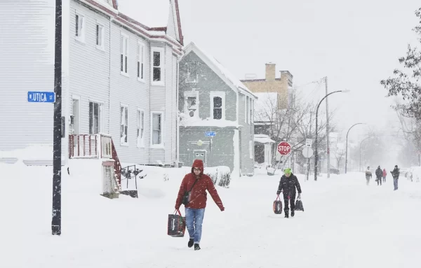 Aumenta a 37 los muertos por tormenta de nieve en el oeste de Nueva York