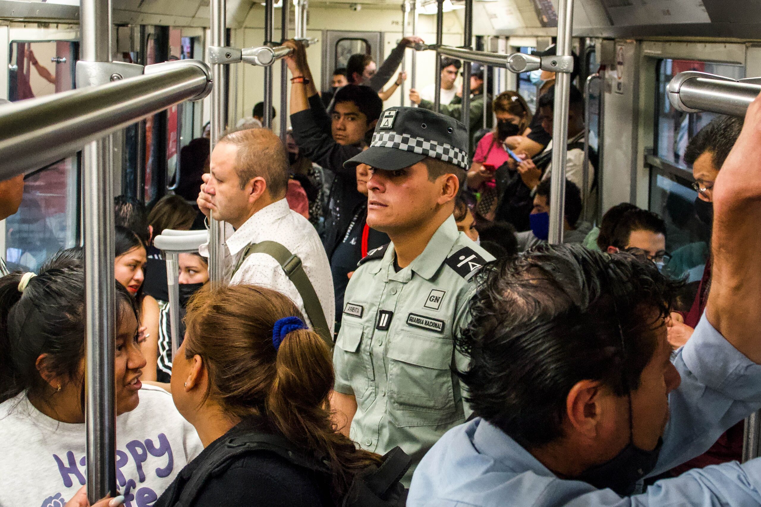 AMLO justifica presencia de la GN en el Metro; “¿qué tal que sí sean actos provocados?”