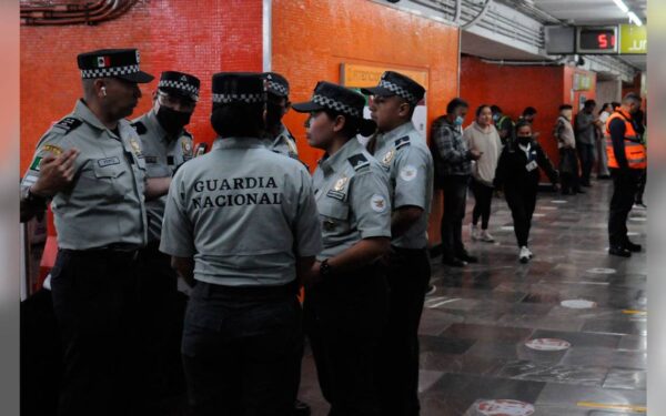 AMLO blinda el Metro de la CDMX con casi 12 mil oficiales; abandona estados que son focos de violencia