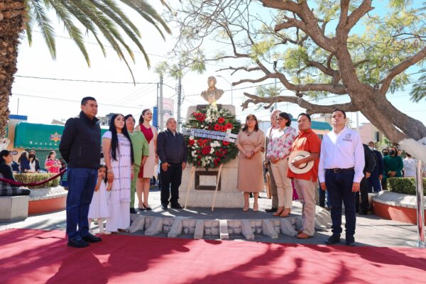 En Texcoco conmemoran el 217 aniversario del natalicio de Benito Juárez