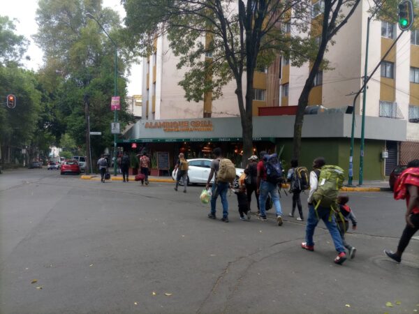 «Estamos juntos en esto»: 8 mil 500 kilómetros de marcha por las américas los han unido