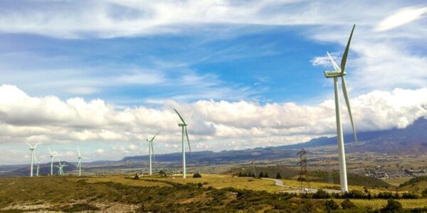 La 4T anuncia compra de 13 plantas generadoras de energía de la española Iberdrola