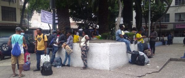 Después de la tempestad regresa la calma a la plaza Giordano y….también la comunidad haitiana