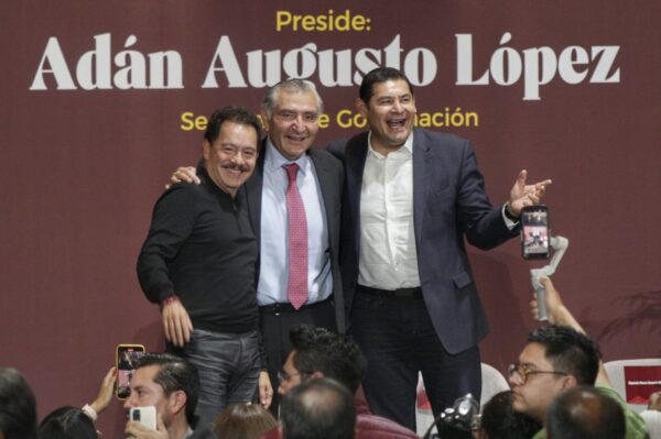 Discípulo del “Gober precioso” y un aprendiz de AMLO, ambos primos, quieren gobernar Puebla