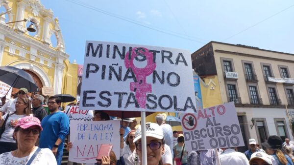 AMLO incita a la polarización; aplaude protestas planeadas desde Palacio Nacional contra opositores