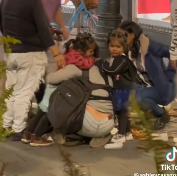 Limpieza social: policías CdMx tumba puesto de churros callejeros a una made