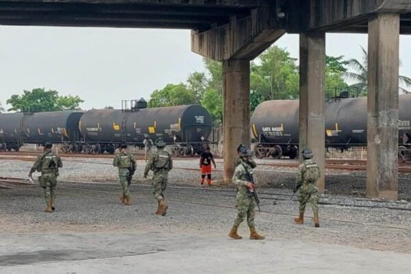 AMLO madruga a Grupo México; expropia vías de Ferrosur para el corredor Interoceánico