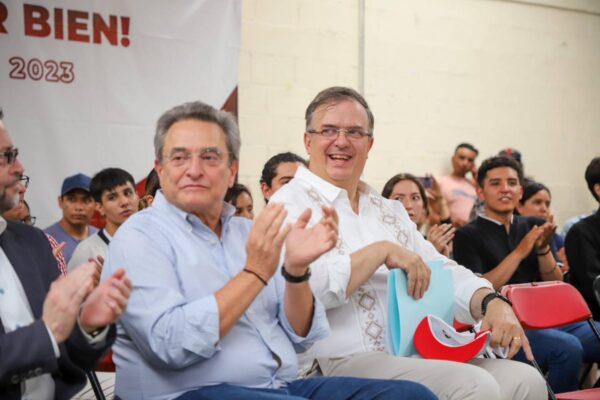 Ebrard y Sheinbaum pelean la cima del lambiscómetro