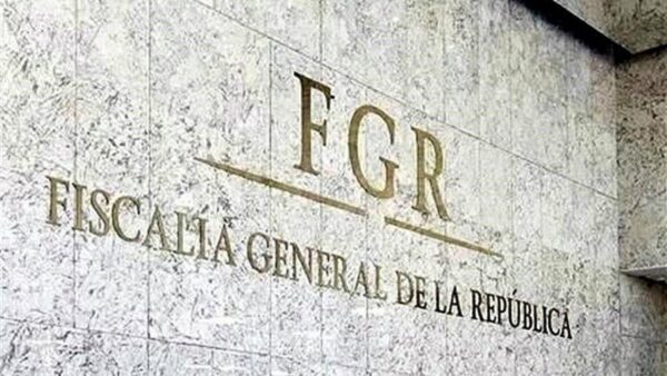 Separan de sus cargos y consignan a dos elementos de la FGR por desacato a una orden judicial