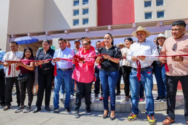 Entregan en Texcoco auditorio y red de agua potable rehabilitados, en San Felipe