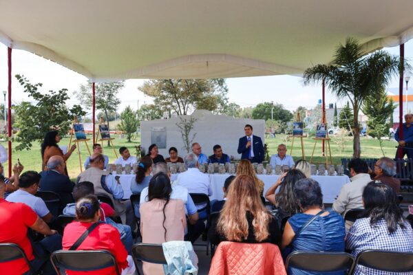 En Texcoco rinden homenaje a periodistas locales con remodelado memorial