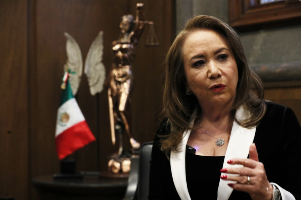 Jueza falla en favor de la ministra Esquivel en plagio de tesis; UNAM: sentencia, de dudosa procedencia