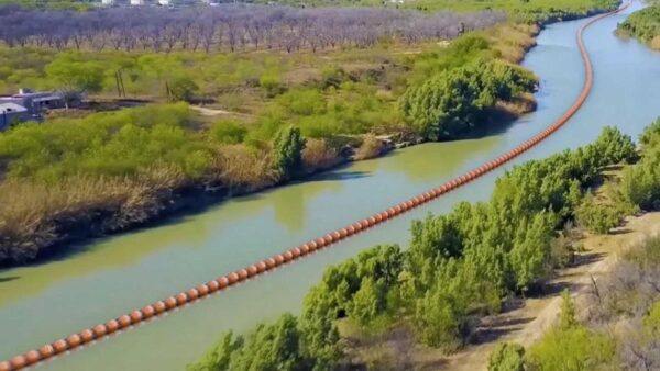 Muro antiinmigrante en el Río Bravo ya enfrenta primera demanda en Texas