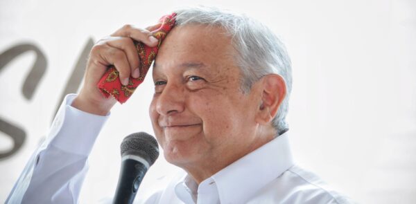 TEPJF ordena inscribir a AMLO en el padrón de infractores del INE