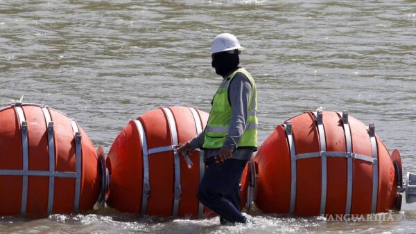 México acusa a EU de violar tratado de aguas con muro flotante en el Río Bravo