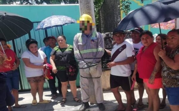 En Yucatán atan a un poste a trabajador de la CFE; vecinos llevan cuatro días sin luz