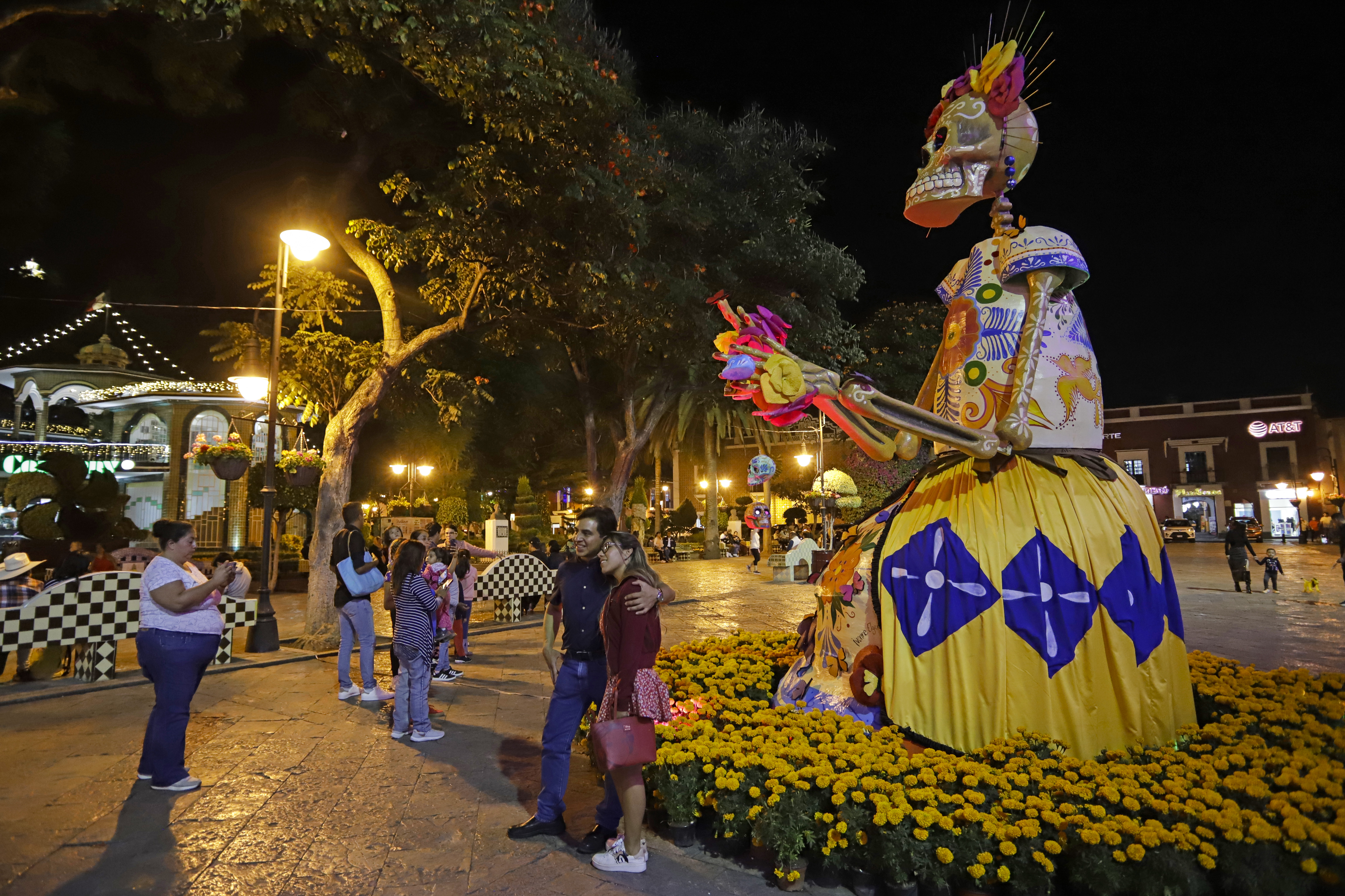 Ya se respira ambiente festivo por Día de Muertos