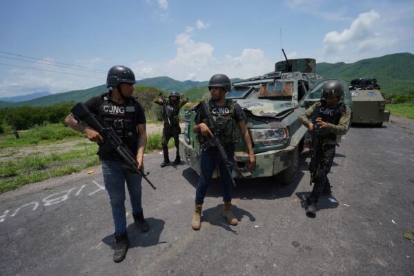 AMLO minimiza inseguridad: “No he constatado” que haya retenes criminales en carreteras