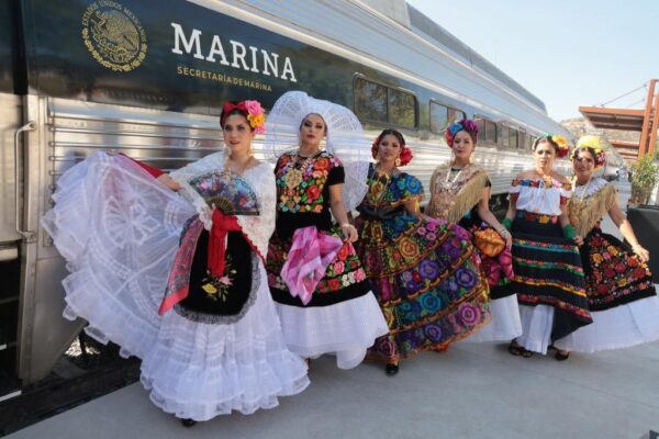 ¡Ya es normal! Sin terminar la obra, AMLO inaugura tramo del Tren Interoceánico