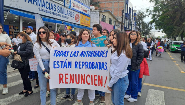 Sin pruebas, AMLO dice que asesinato de 5 jóvenes en Guanajuato fue por drogas