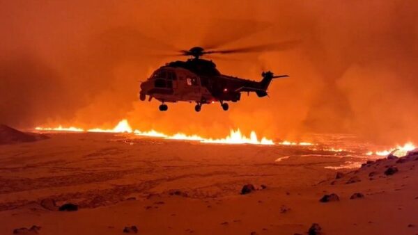 Desalojan a 4 mil personas por erupción de un volcán en el suroeste de Islandia