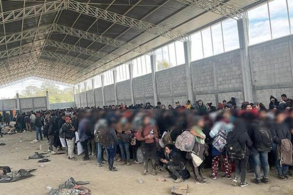 Rescatan a más de 700 migrantes que eran retenidos en Tlaxcala