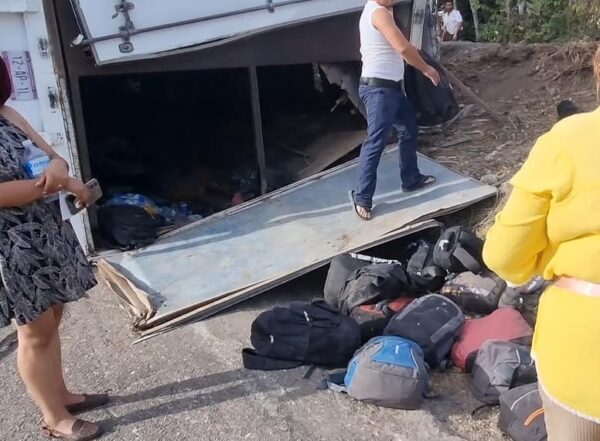 Vuelca tráiler con migrantes en carretera de Chiapas: 23 heridos