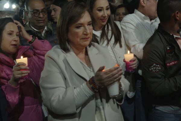 Con veladoras y una marcha por la paz en Fresnillo, Xóchitl Gálvez arranca compaña por la presidencia