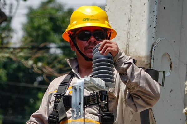 ¡Vienen más apagones!; Cenace declara otra alerta por alta demanda de electricidad