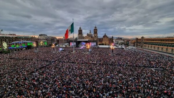 Cómo en feria, las masas deambularon y deambularon