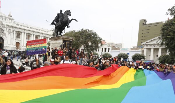 El Gobierno de Perú clasifica a las personas LGBTIQ+ como enfermos mentales