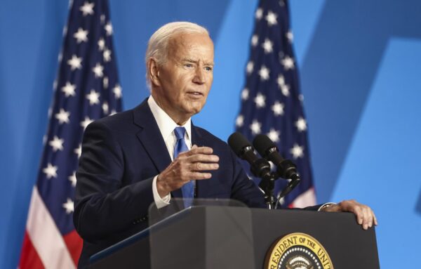 Biden defiende su candidatura a la reelección a pesar de lapsus en cumbre de la OTAN