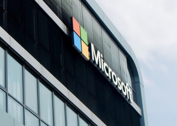 Falla en sistemas de Microsoft provoca caos a nivel mundial