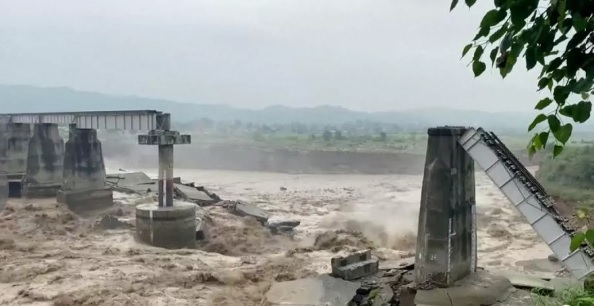 Inundaciones en el sur de la India dejan 36 muertos