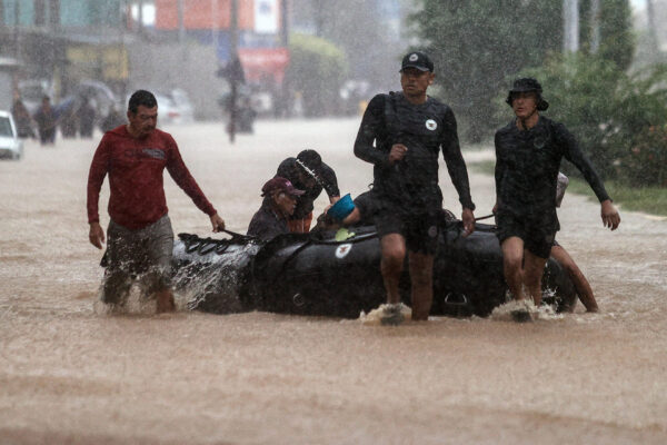 Acapulco, devastado por la furia del huracán “John”