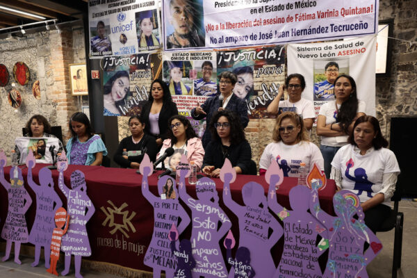 Sobrevivientes de feminicidio denuncian a López Obrador por perpetuar la violencia institucional